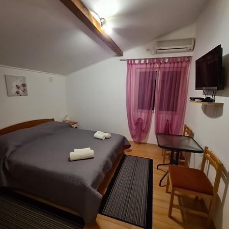 Camp Krka Hotel โลโซวาซ ภายนอก รูปภาพ