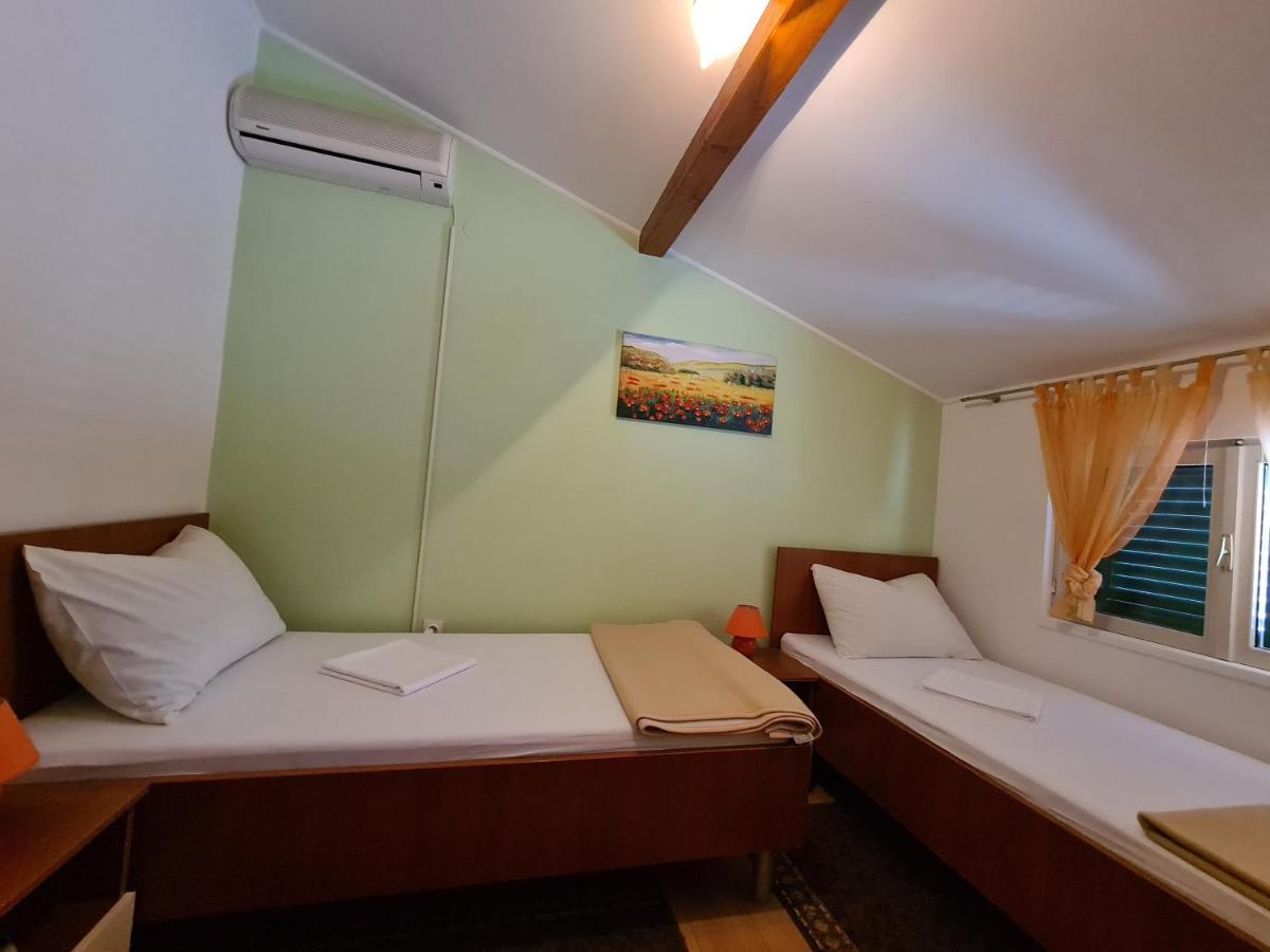 Camp Krka Hotel โลโซวาซ ภายนอก รูปภาพ