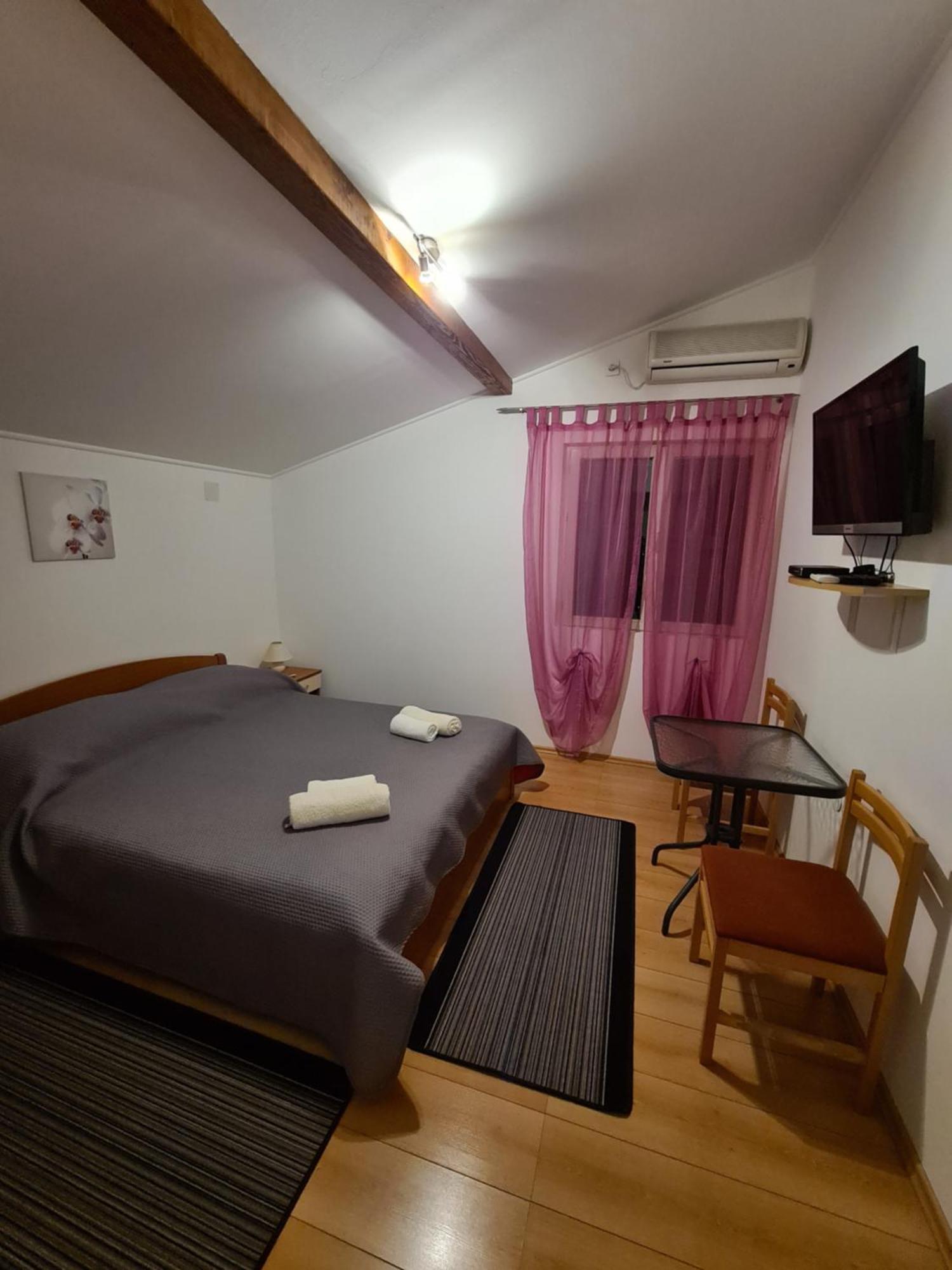 Camp Krka Hotel โลโซวาซ ภายนอก รูปภาพ